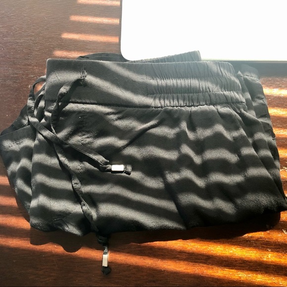 Black Cloth Drawstring Shorts with Pockets - Picture 6 of 6